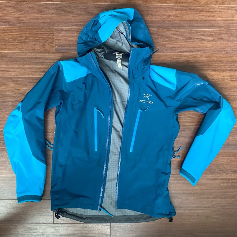 Arc’teryx Alpha AR Shell Jacket